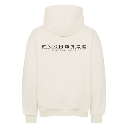 Die neue Funkengarde steht für den echten Spirit der Straße – roh, direkt und kompromisslos.
„Spread Legs. Knees Down.“ ist kein Spruch, sondern eine Haltung. Das Design verbindet pure Racing-Ästhetik mit Street-Attitude: Knieschleifer, Asphalt, Kontrolle am Limit.
Ein Statement für alle, die lieber fahren, als reden. hoodie natural raw back