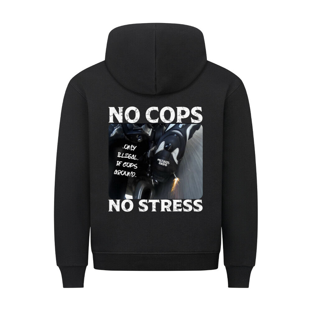 Frontansicht eines schwarzen Mazares Classic Motorrad Hoodies mit „No Cops No Stress“ Schriftzug auf der Brust. Klassischer Schnitt mit Kapuze inklusive Metallkordeln und Bauchtasche.