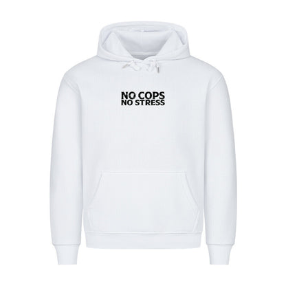 Frontansicht eines schwarzen Mazares Classic Hoodies mit „No Cops No Stress“ Schriftzug auf der Brust. Klassischer Schnitt mit Kapuze inklusive Metallkordeln und Bauchtasche.
