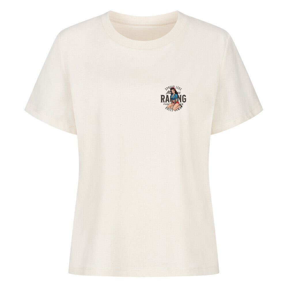 Mazares Racing Damen Shirt „Spread Legs / Knees Down“ – leichtes Bio-Baumwollshirt in legerem Schnitt mit Retro-Pin-up-Print und Mazares Racing Logo. natural
