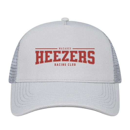 Mazares Heezers Racing Club Trucker Cap mit Frontprint und atmungsaktivem Mesh-Rücken im Motorsport Streetwear Design hellgrau