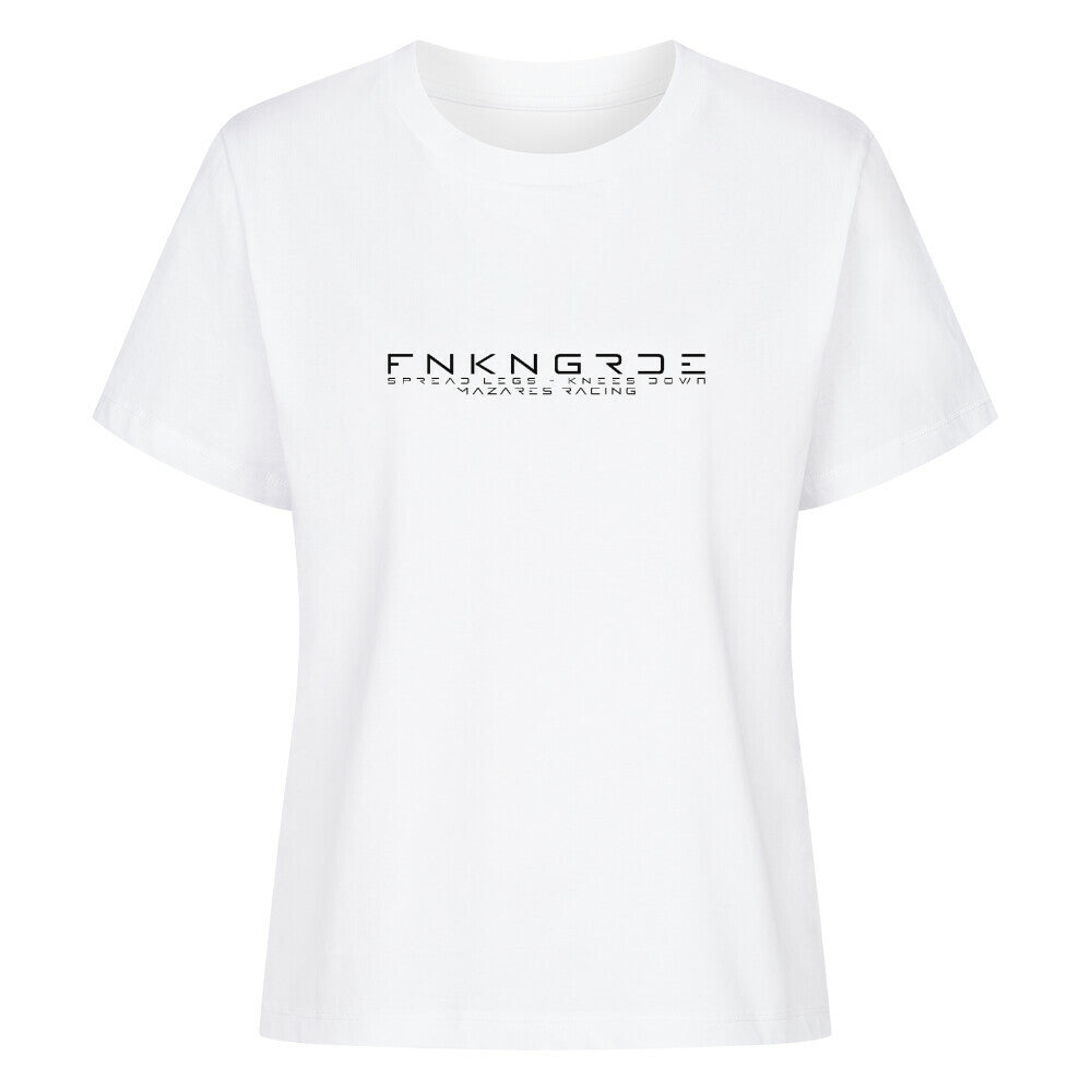 Mazares Racing Ladies Shirt Funkengarde – Spread Legs Knees Down in weiß. Modernes Damen T-Shirt mit cleanem Frontprint im Bikerstyle – 100 % Baumwolle, sportlich, hochwertig und leger