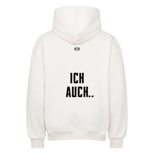 Weißer Oversized Hoodie von Mazares Racing mit minimalistischem Frontdesign und humorvollem Rückenprint „Ich auch..“. Der lockere Streetwear-Fit trifft auf subtilen Biker-Humor und passt perfekt als Duo zu unserem „Sorry, wir essen zeitig..“ Design – ideal für Motorradfahrer mit Sinn für Ironie.