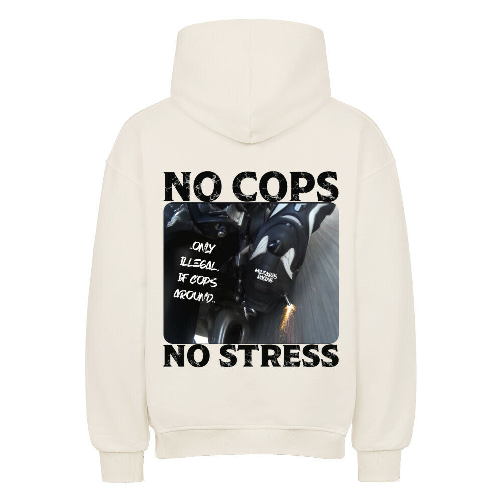 Frontansicht eines Mazares Oversized Hoodies in Natural Raw mit minimalistischem „No Cops No Stress“ Schriftzug auf der Brust. Der Hoodie hat einen modernen Oversized-Schnitt mit Drop Shoulders und einer großen Bauchtasche.