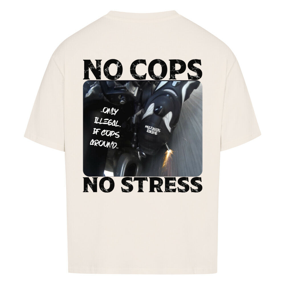 Mazares Oversized Shirt mit „No Cops No Stress“ Schriftzug auf der Brust. Lockerer Oversized-Schnitt mit Drop Shoulders und minimalistischem Biker-Design.