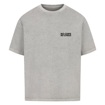 Mazares Oversized Shirt mit „No Cops No Stress“ Schriftzug auf der Brust. Lockerer Oversized-Schnitt mit Drop Shoulders und minimalistischem Biker-Design.