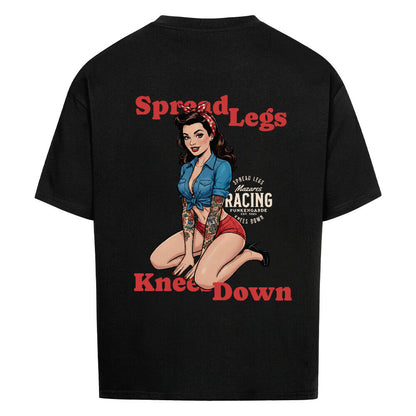 Mazares Racing Oversized Shirt Spread Legs – Knees Down mit Retro Pin-up Motiv, 100 % Baumwolle, 240 g Stoffdichte, lässige Biker Streetwear. schwarz