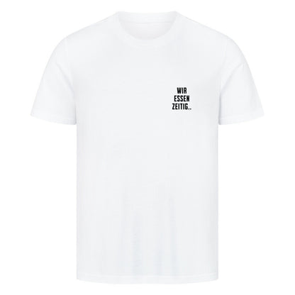 Weißes Herren T-Shirt mit kleinem Brustprint „Wir essen zeitig“ und großem Rückenprint „Sorry, wir essen zeitig“ im minimalistischen Mazares Stil.