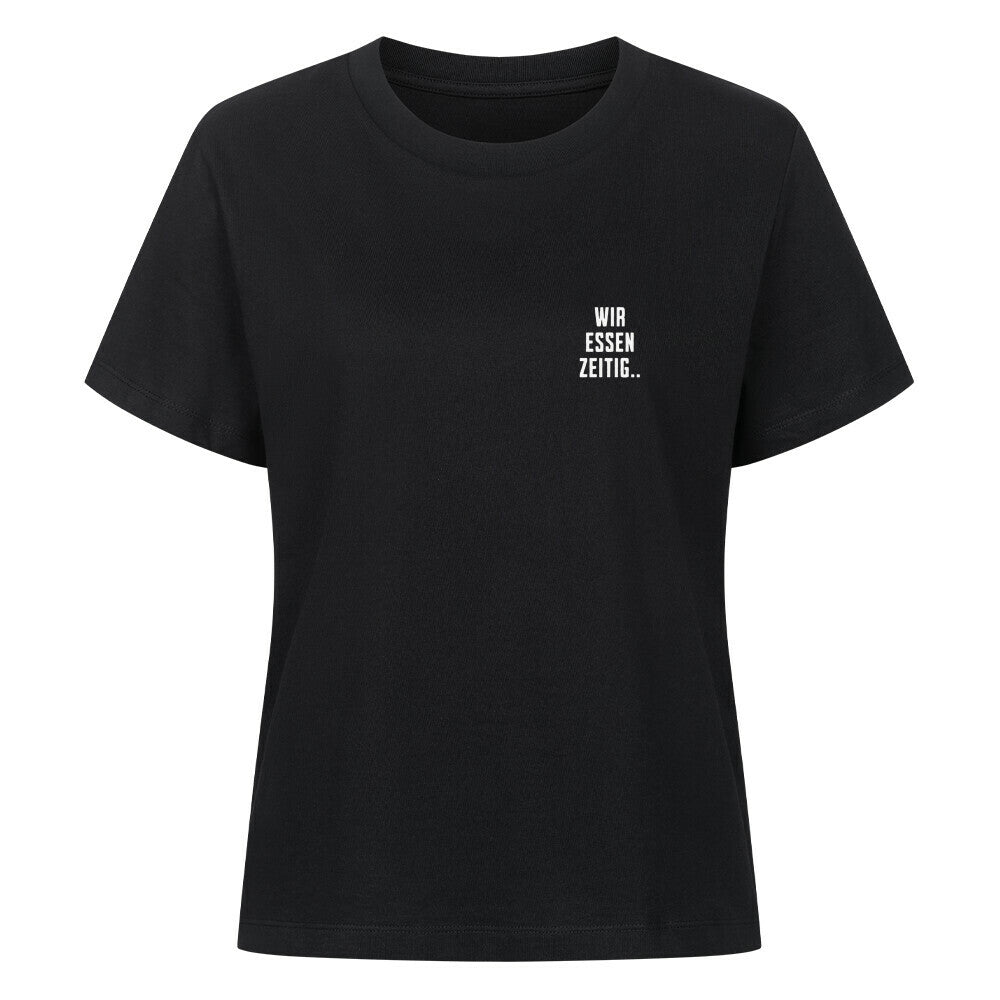 Schwarzes Damen T-Shirt mit minimalistischem Brustprint „Wir essen zeitig“ und großem Rückenprint „Sorry, wir essen zeitig“ im Mazares Biker Design.
