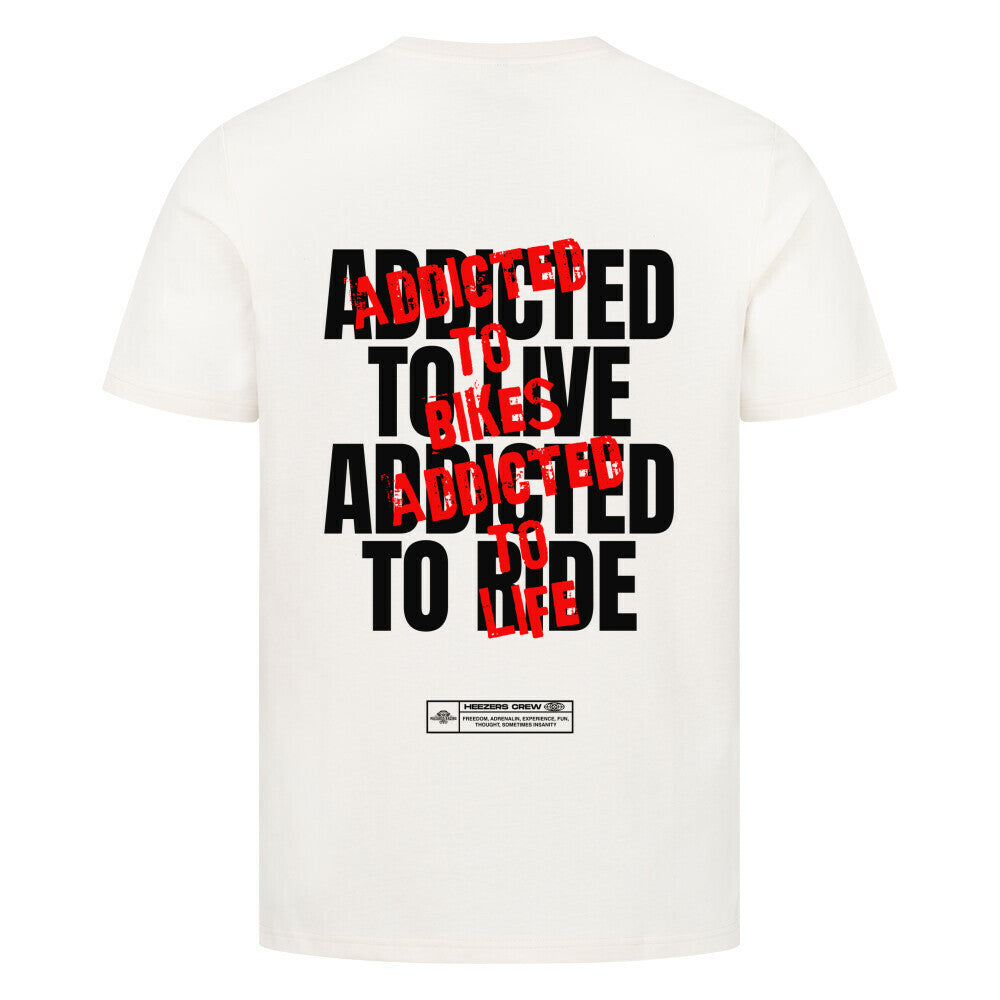 Ride Addicted Herren T-Shirt mit großem typografischem Rückenprint. Das Design vereint die Leidenschaft für Motorräder, das Fahren und das Lebensgefühl auf zwei Rädern. Motorradbekleidung und Biker Streetwear von Mazares Racing. natural raw