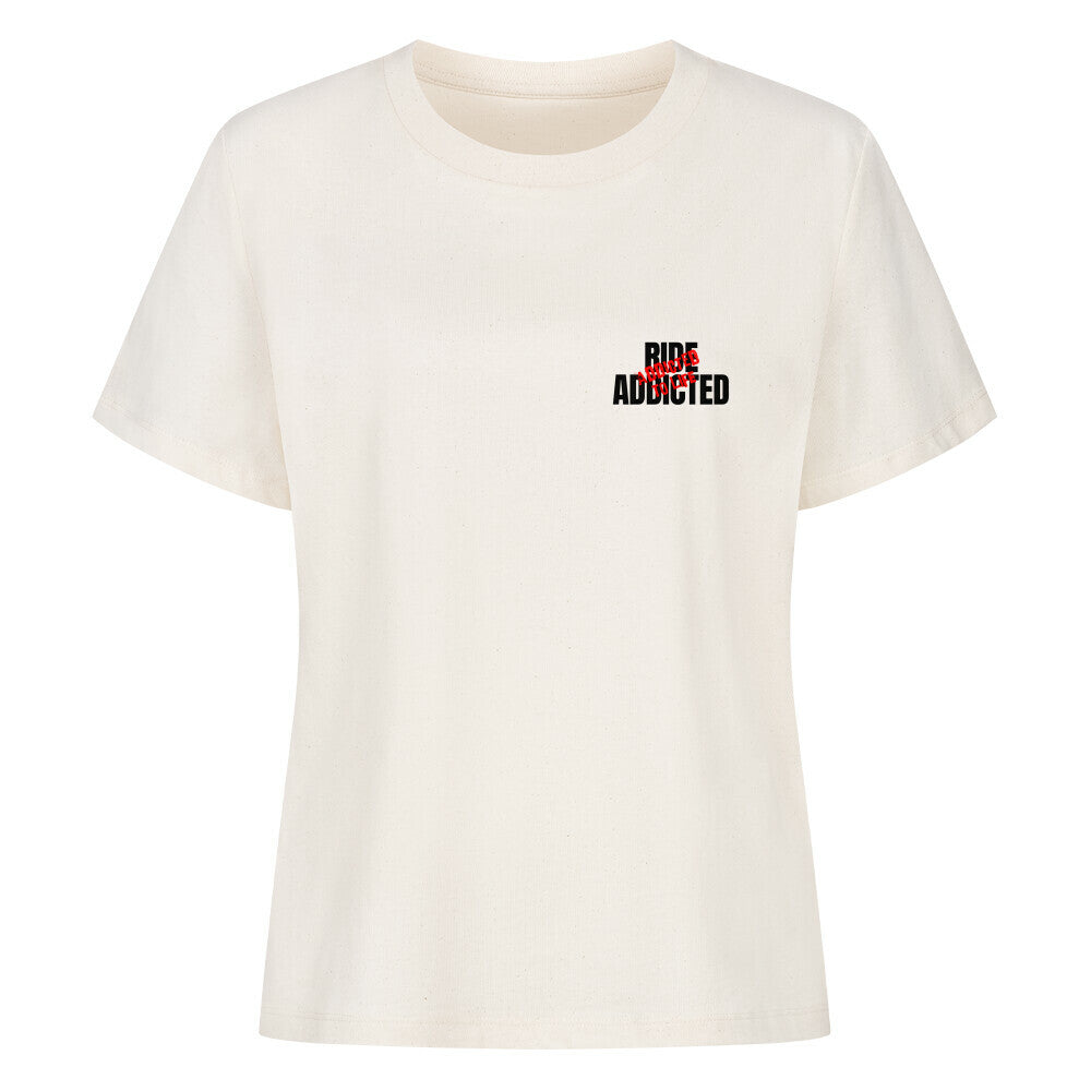 Damen Motorrad T-Shirt aus 100 % gekämmter ringgesponnener Bio-Baumwolle mit dezentem Ride Addicted Brustprint. Hochwertiges 180 GSM Shirt für Motorradfahrerinnen mit angenehmem Tragekomfort. natural