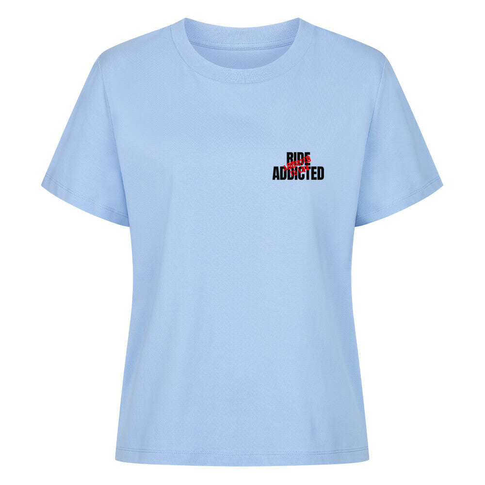 Damen Motorrad T-Shirt aus 100 % gekämmter ringgesponnener Bio-Baumwolle mit dezentem Ride Addicted Brustprint. Hochwertiges 180 GSM Shirt für Motorradfahrerinnen mit angenehmem Tragekomfort. sky blue