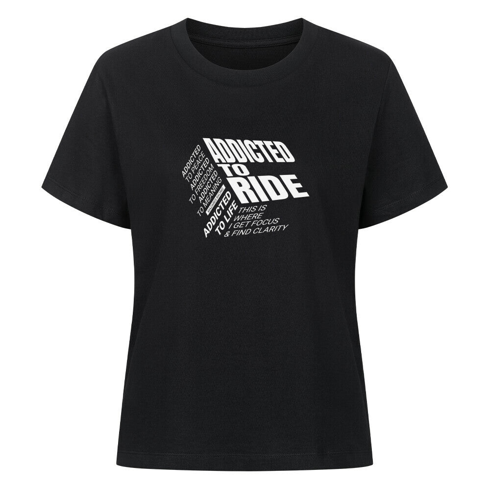Damen Motorrad T-Shirt aus 100 % gekämmter ringgesponnener Bio-Baumwolle mit großem typografischem Ride Addicted Frontprint. Hochwertiges 180 GSM Shirt für Motorradfahrerinnen mit angenehmem Tragekomfort und moderner Passform. schwarz