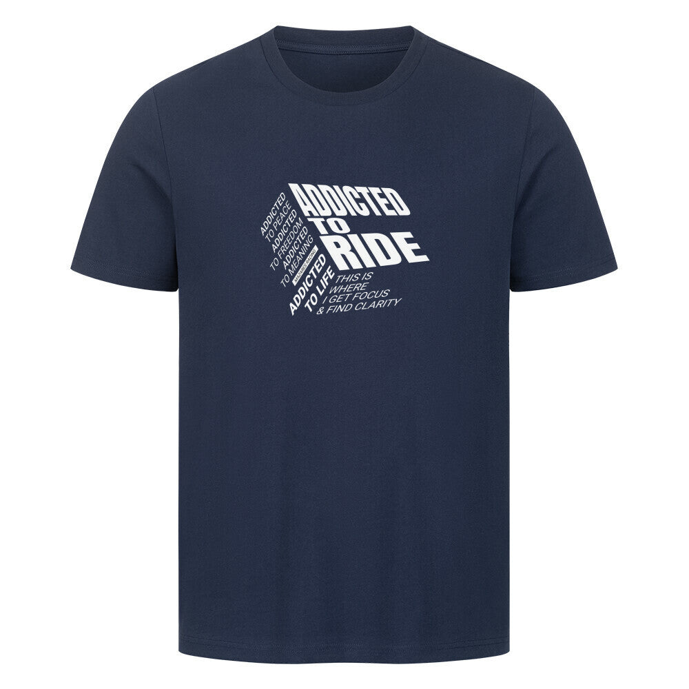 Klassisches Motorrad T-Shirt aus 100 % Baumwolle mit typografischem Ride Addicted Frontprint. Hochwertiges 180 GSM Shirt für Motorradfahrer mit bequemem Regular Fit und markantem Design von Mazares Racing. french navy