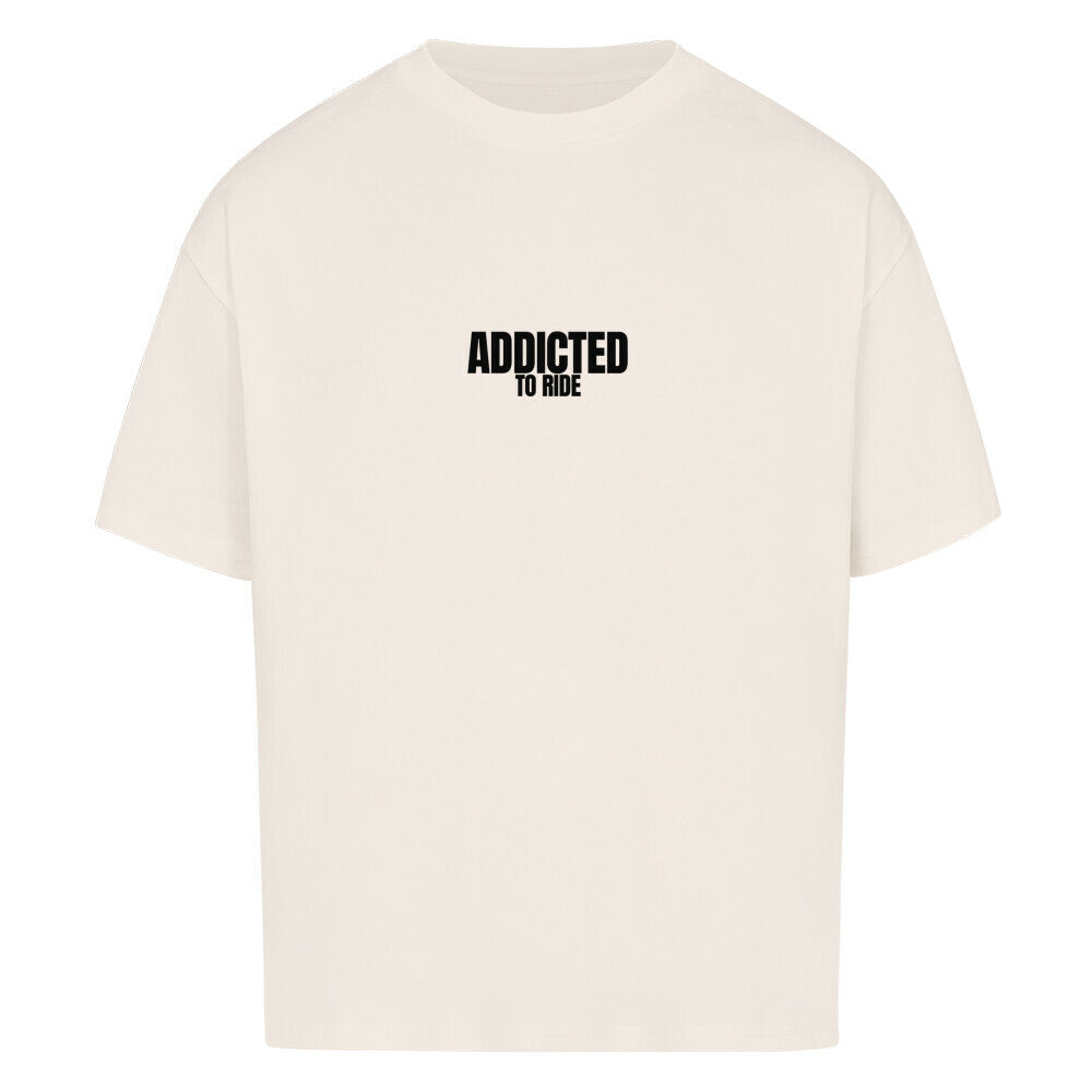 Oversized Motorrad T-Shirt mit dezentem RIDE ADDICTED Brustprint. Schweres 240 GSM Baumwollshirt mit lässigem Oversized Fit und Dropped Shoulders von Mazares Racing.