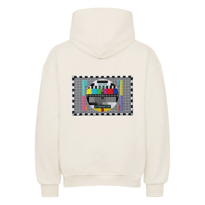 Natural Raw Oversized Hoodie mit großem STÖRFAKTOR-Testbild-Patch in Stickoptik auf dem Rücken. Hochwertiger Motorrad Hoodie im Streetwear-Stil von Mazares Racing.
