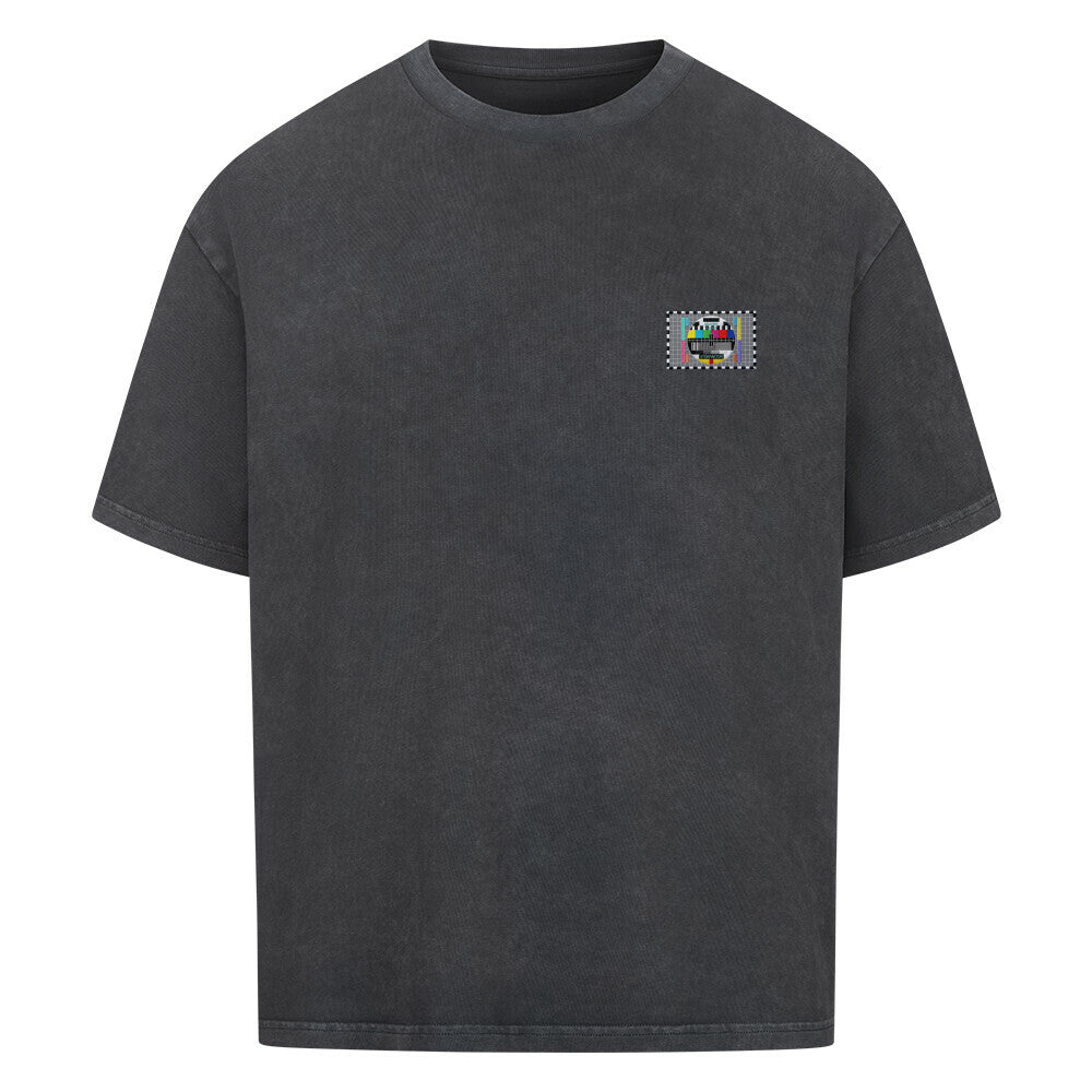 STÖRFAKTOR Oversized Motorrad T-Shirt in Washed Black mit kleinem Testbild-Logo auf der Brust. Hochwertiges Biker Shirt aus 100 % Baumwolle mit modernem Streetwear-Look von Mazares Racing.