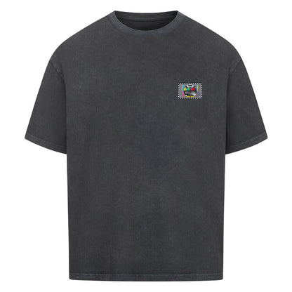 STÖRFAKTOR Oversized Motorrad T-Shirt in Washed Black mit kleinem Testbild-Logo auf der Brust. Hochwertiges Biker Shirt aus 100 % Baumwolle mit modernem Streetwear-Look von Mazares Racing.